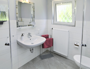 Das Duschbad Jedes Zimmer hat ein eigenes Duschbad